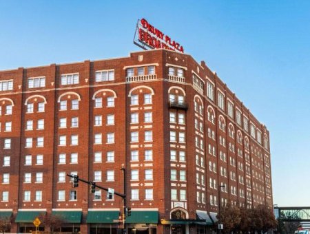 Drury Plaza